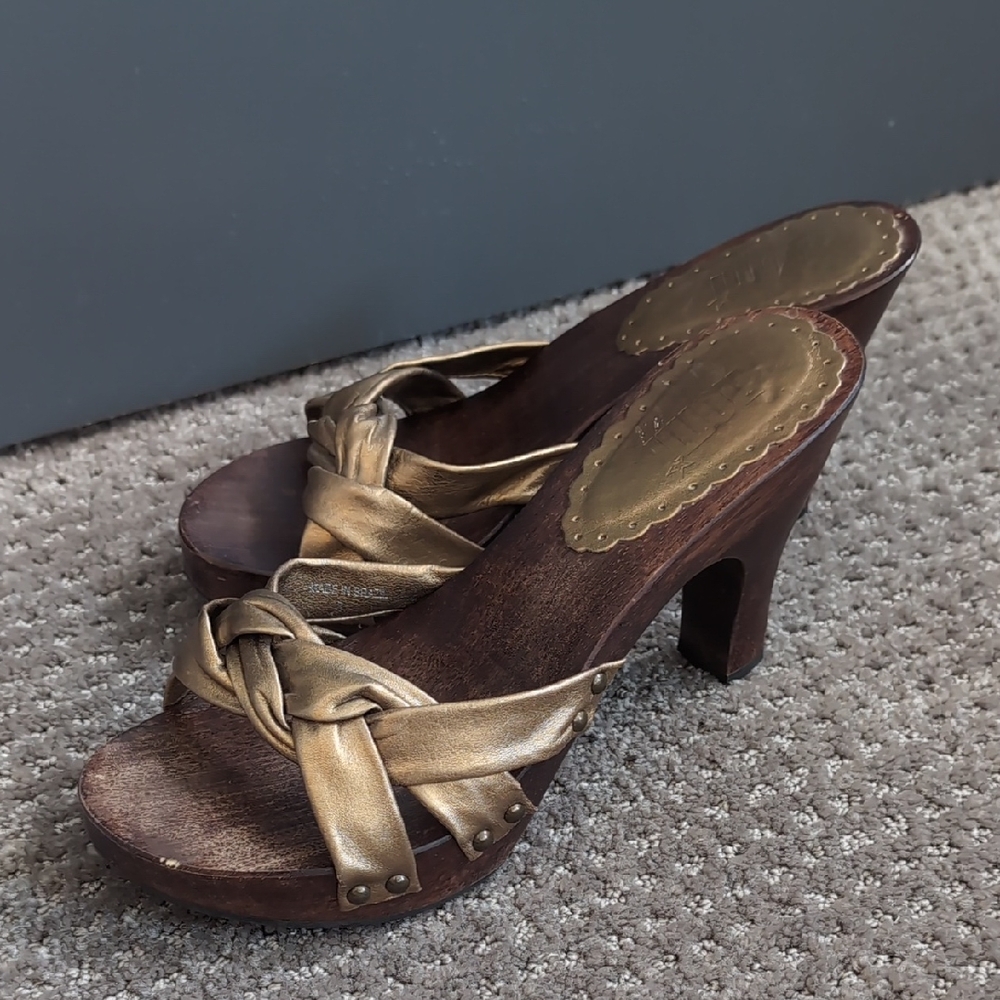 Nomi Wooden Slides Heels Size 8